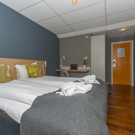 סבולבאר Hotel Aurora מראה חיצוני תמונה