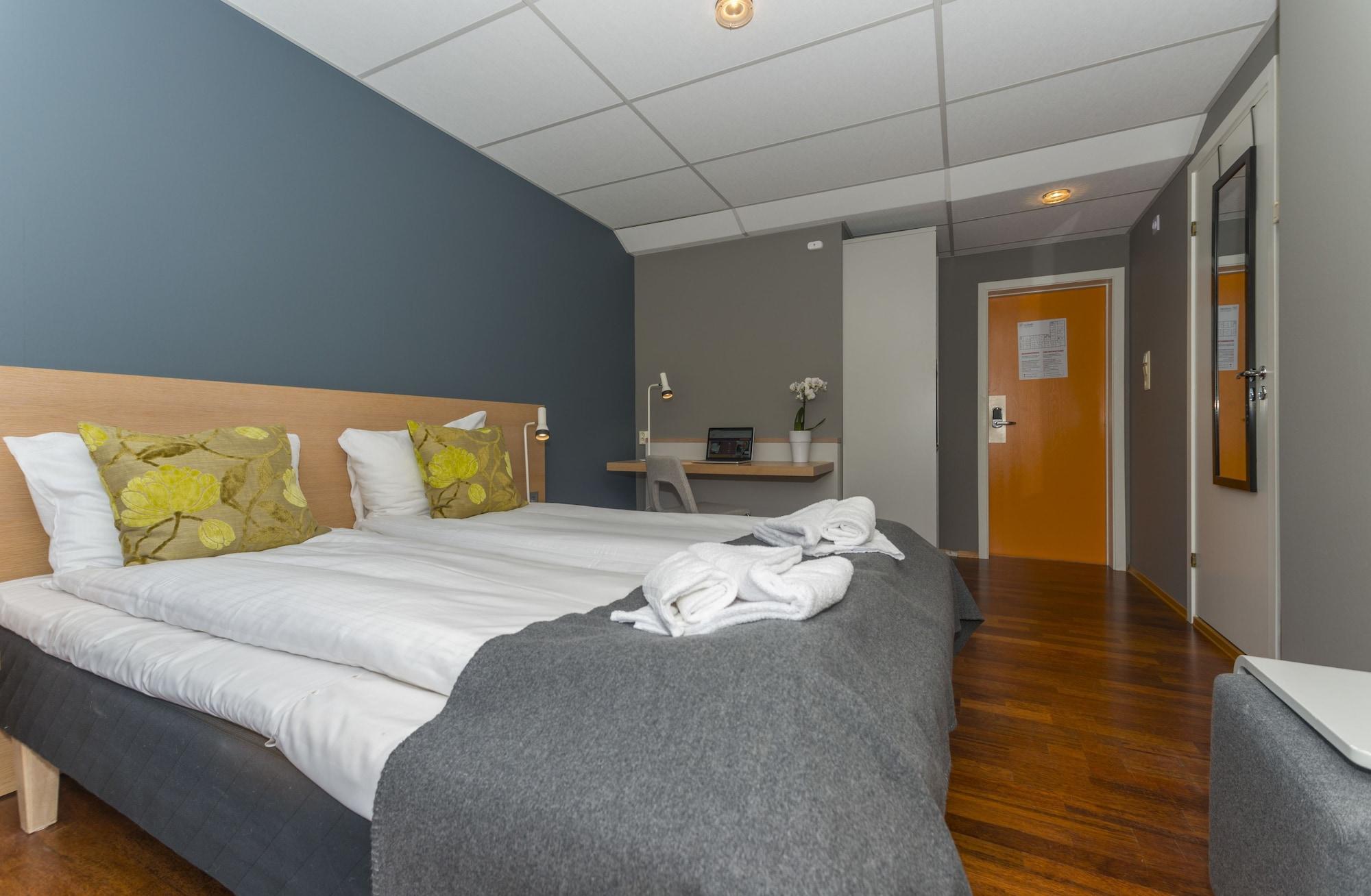 סבולבאר Hotel Aurora מראה חיצוני תמונה