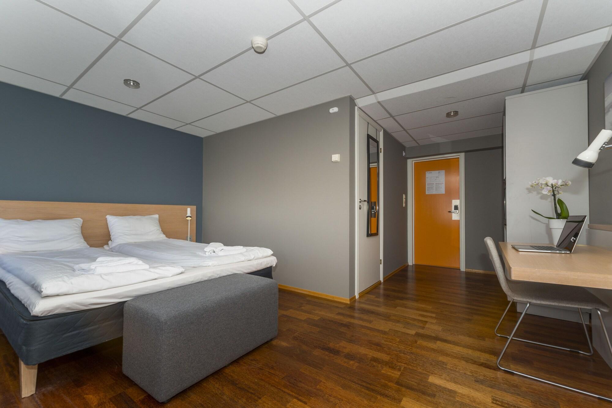 סבולבאר Hotel Aurora מראה חיצוני תמונה