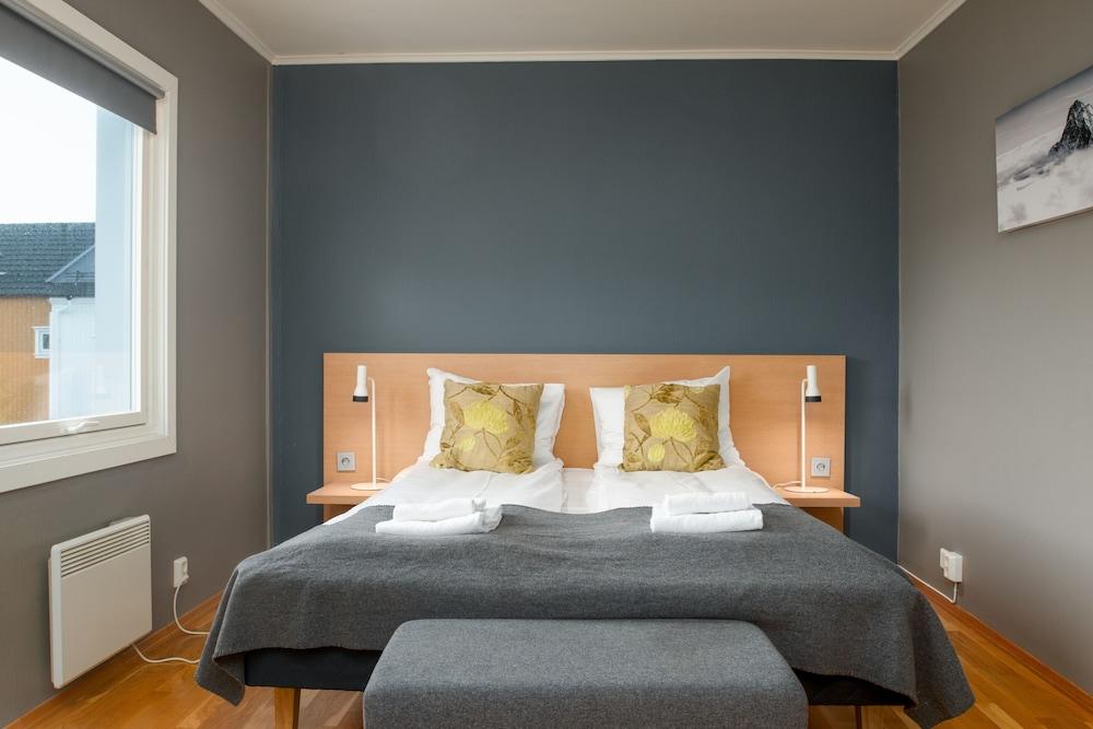 סבולבאר Hotel Aurora מראה חיצוני תמונה