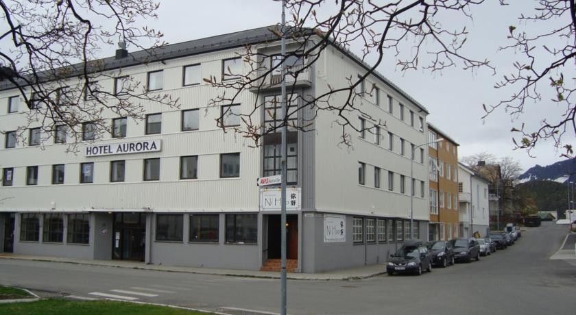 סבולבאר Hotel Aurora מראה חיצוני תמונה