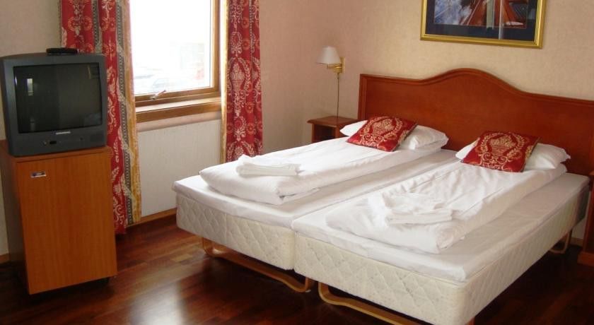 סבולבאר Hotel Aurora מראה חיצוני תמונה